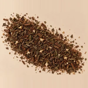 Mélange Instant épicé : rooibos, gingembre, tulsi et cannelle en vrac sur fond crème